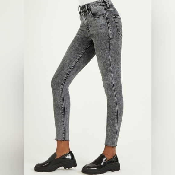 DEAR JOHN SUPER HIGH RISE OLIVIA RAW HEM BLACK ACID WASH SKINNY JEAN•Size 27•NWT - Picture 2 of 12